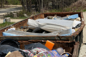 Junk Removal & Hauling Service